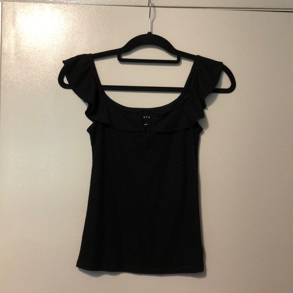 Off the shoulder black shirt with mini v☺︎︎